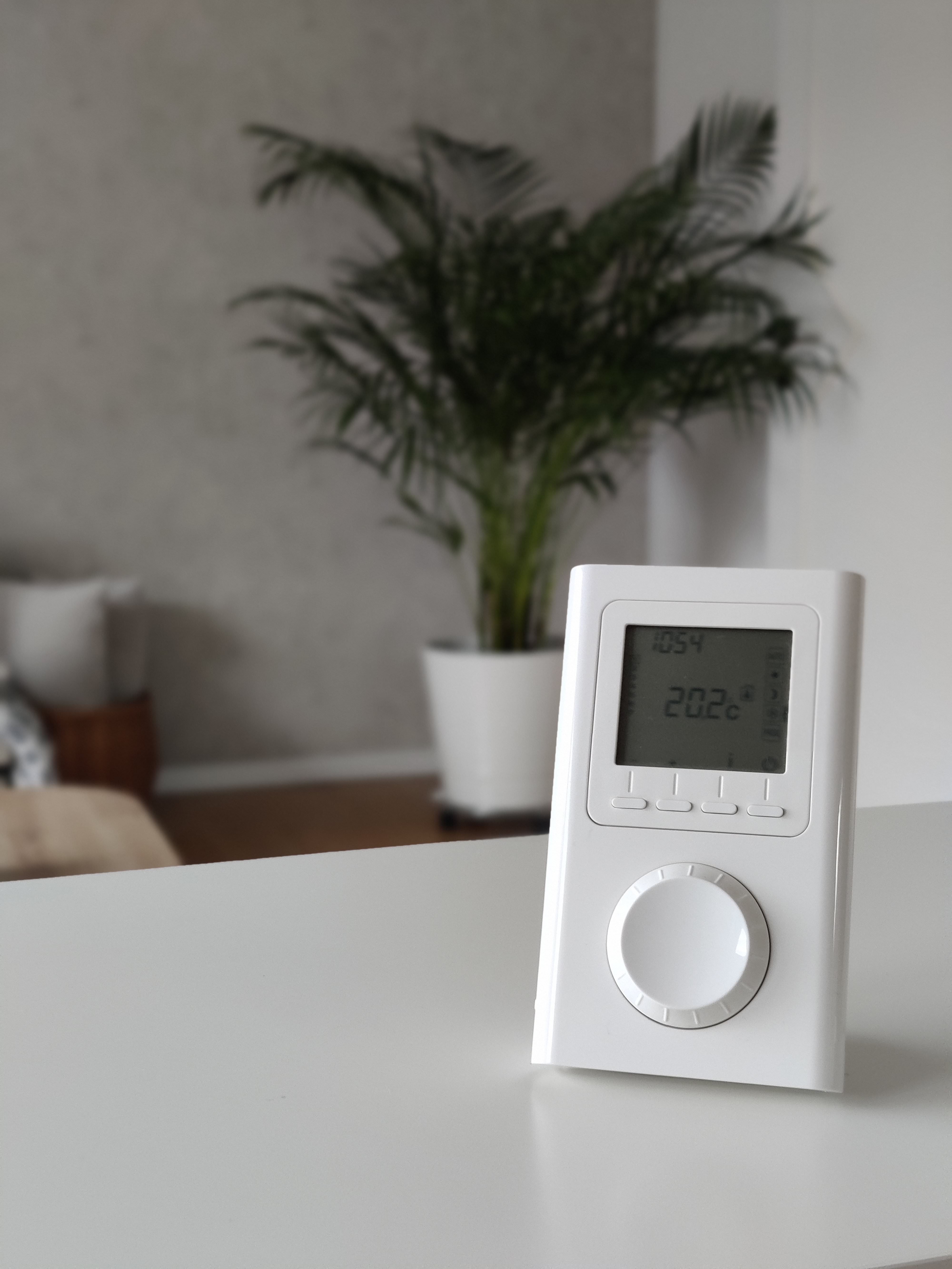 Roto Designo Heat Klapp-Schwingfenster R8 Kunststoff R89H 065/118 K200 Uw-Wert: 0,99 Pflanze, Pflanze im Topf, Elektronik, Bildschirm, Überwachen