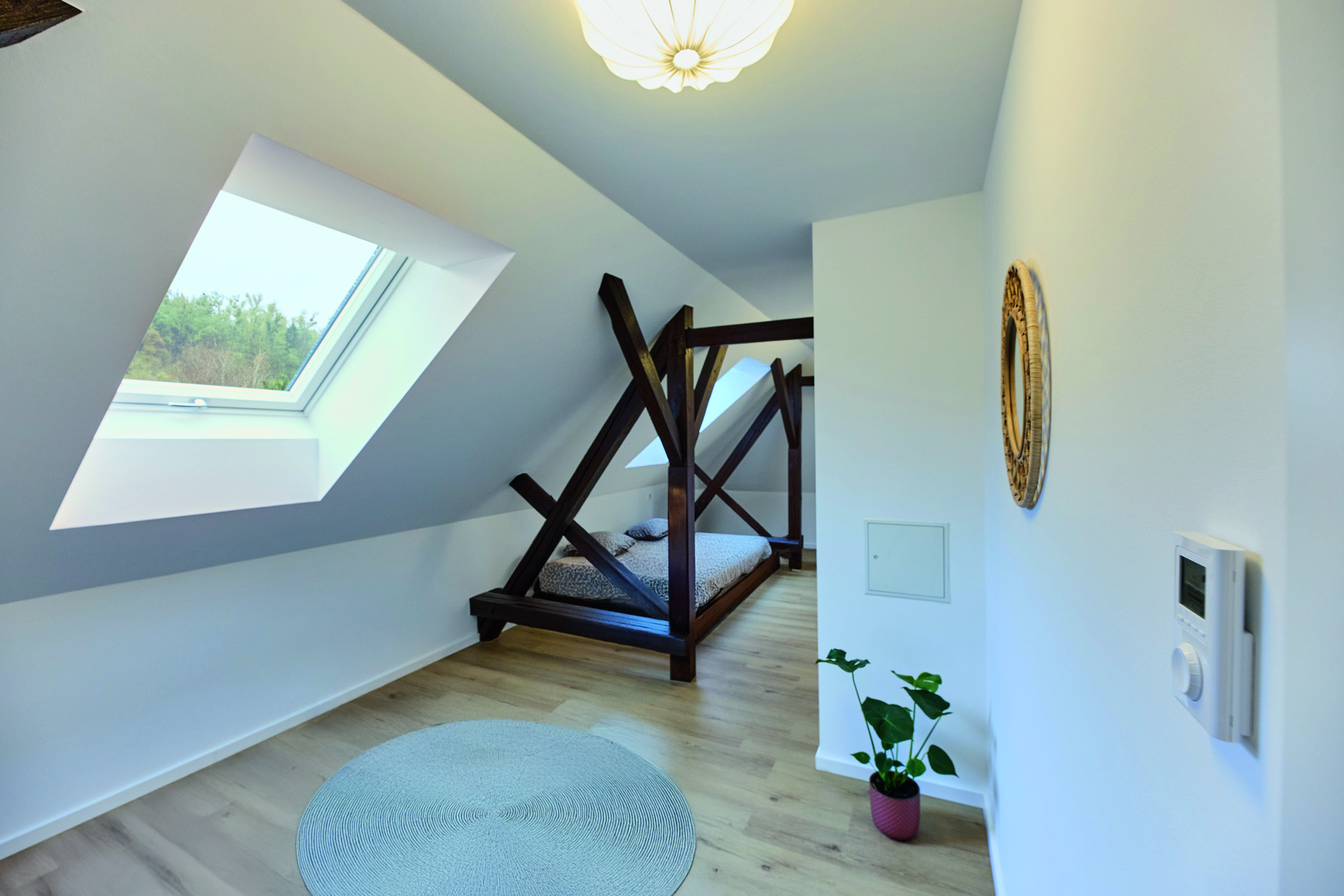 Roto Designo Heat Klapp-Schwingfenster R8 Kunststoff R89H 065/118 K200 Uw-Wert: 0,99 Drinnen, Dachboden, Bodenbeläge, Innenarchitektur, Pflanze