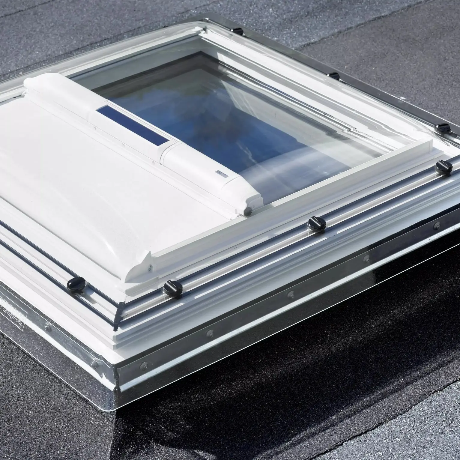 VELUX Solar-Hitzeschutz-Markise Flachdachfenster MSG weiß, weiße Schiene für CXP, CVP und CSP-MSG0600606090KWLM Architektur, Gebäude, Dachfenster, Fenster